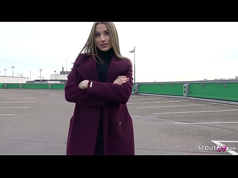 ❤️ GERMAN SCOUT SE YON RÈV TOUCH STEELE, PARKING TELLTALE AK SEXY POU LAJAN ❤❌ Pornografi endijèn nan nou ﹏